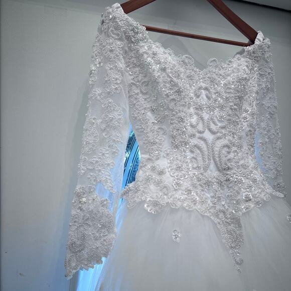 Emme Bridal Princess Beaded Off-the-Shoulder Wedding Dress Detachable Train Sz 4 - Picture 10 of 16